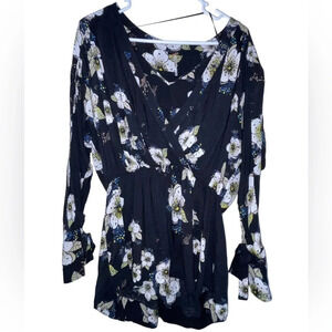 Free People Tuscan Dreams Black Floral Print Tunic Blouse Top Size XS Boho Flowy
